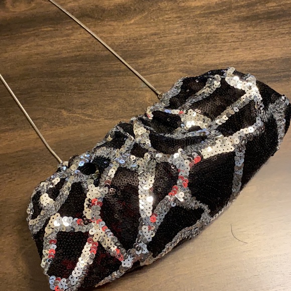 Belle Badgley Mischka Clutch - Picture 9 of 9